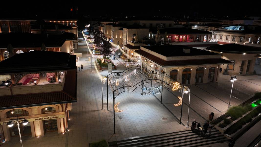 Konya bayrama hazır! Tarihi sokaklar yeniden ışıl ışıl 8